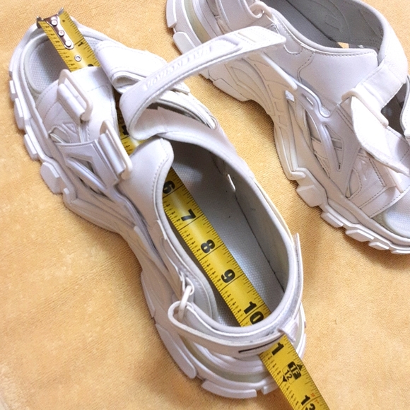 Balenciaga track sandals- very clean and good condition 👌 Unisex ‼️Authentic ‼️ - Picture 9 of 16